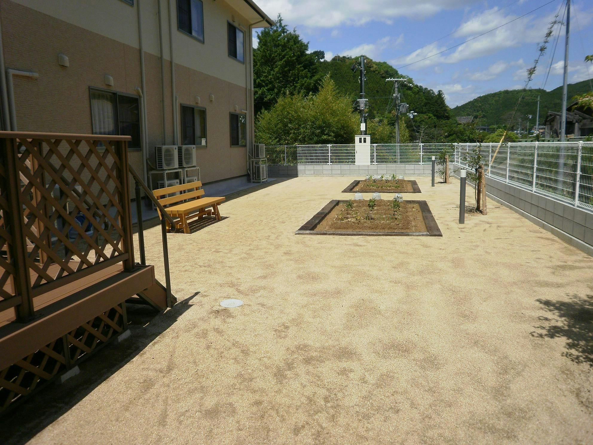 ニチイケアセンター龍神 庭