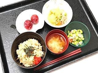 ジョイライフ鴨居 旬の食材を使った食事