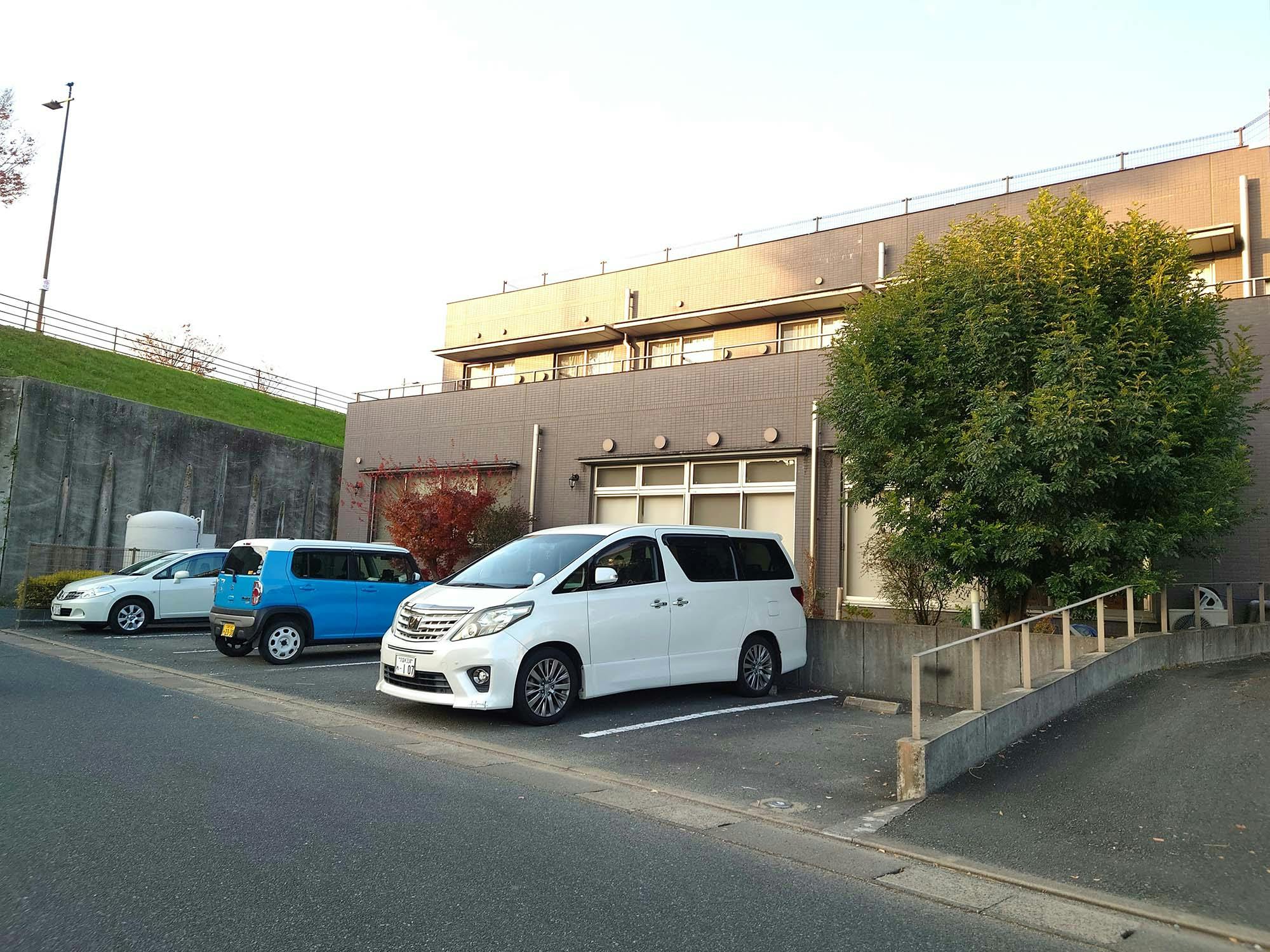 ケアタウンしらゆりの郷 駐車場