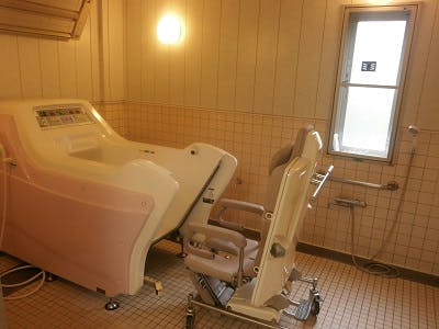 ニチイケアセンター宇治春日の森 機械浴室