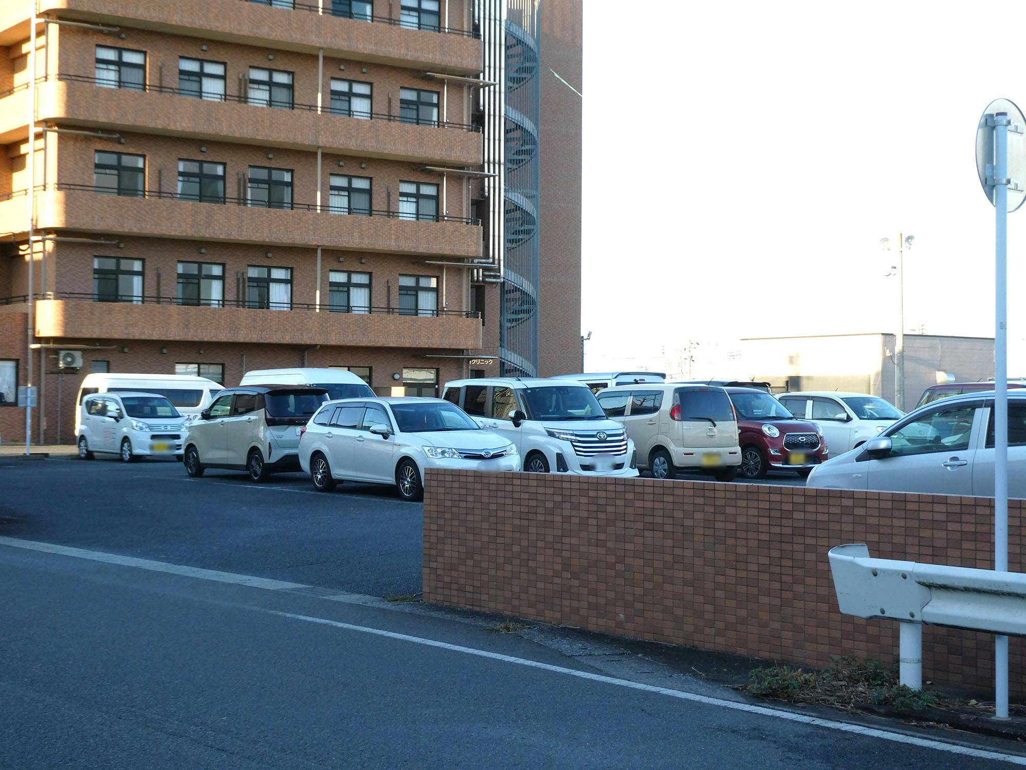 有料老人ホームすみの苑 駐車場