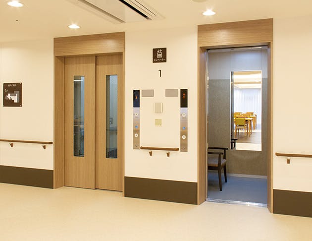 リアンレーヴ春日部 エレベーターホール