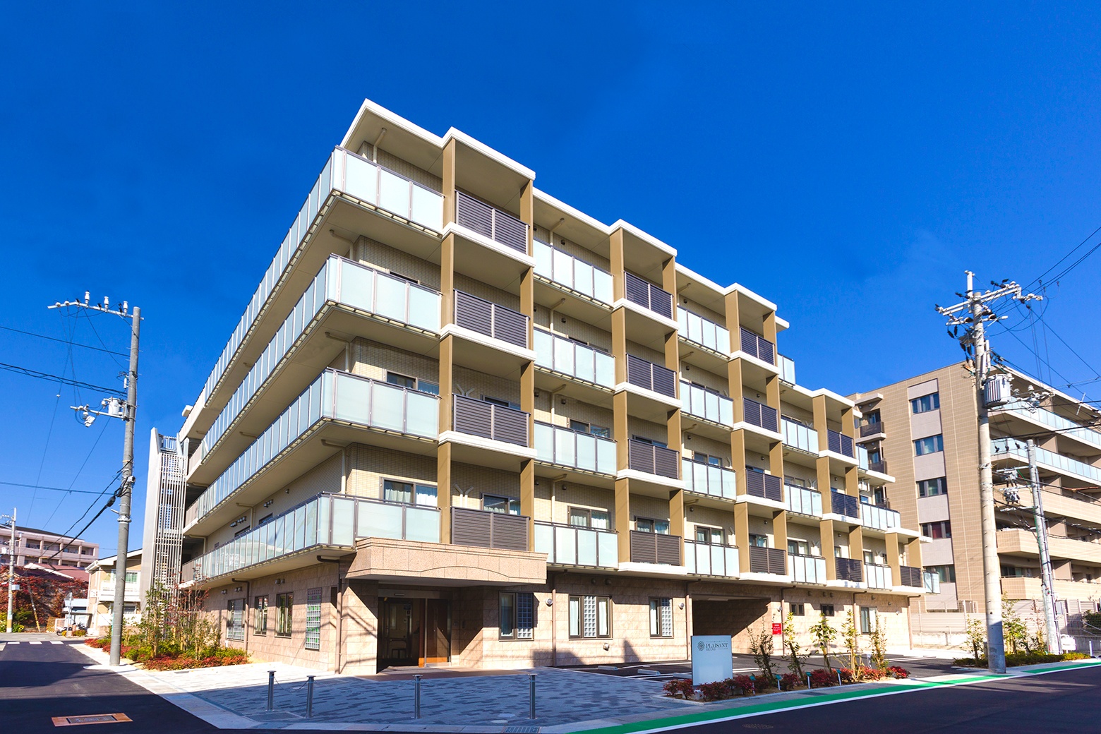 プレザングラン門戸厄神 外観