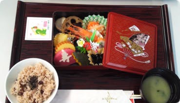 サービス付き高齢者向け住宅緑陽館 お祝い膳