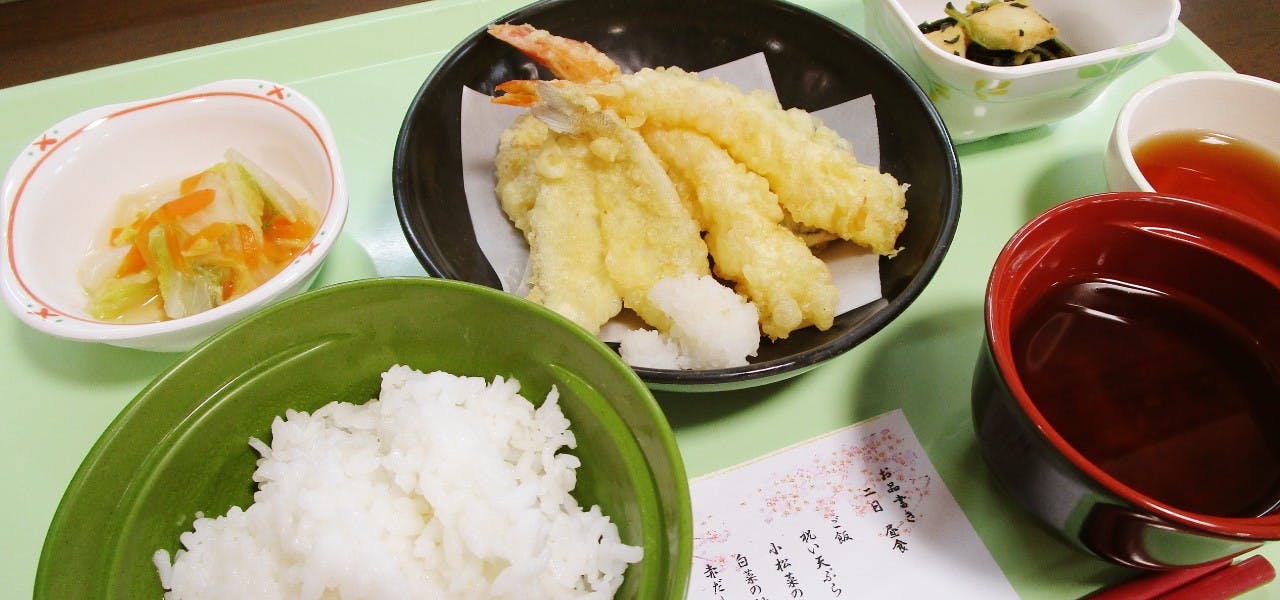 ロイヤルホーム柴原 食事例