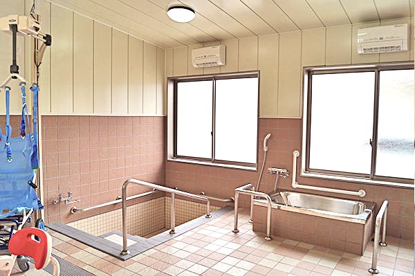 地域密着型特定有料老人ホーム仙寿の里こもれび 浴室