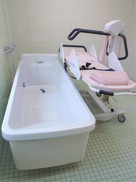 ミライエ健都 ストレッチャーバス