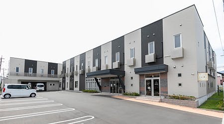 住宅型有料老人ホーム ロイヤルスイートハート・せながわ 外観