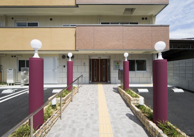 はぴね江坂 玄関前