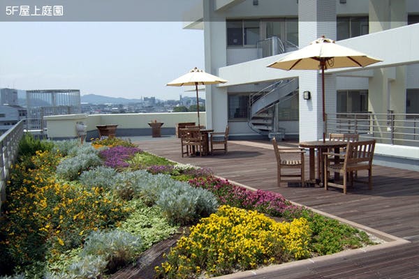 有料老人ホームくましろ・いづみ館 屋上庭園