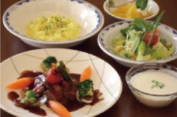 創成川イースト 食事例