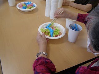 【ホスピス】ご長寿くらぶ新座・西堀 指先のトレーニング