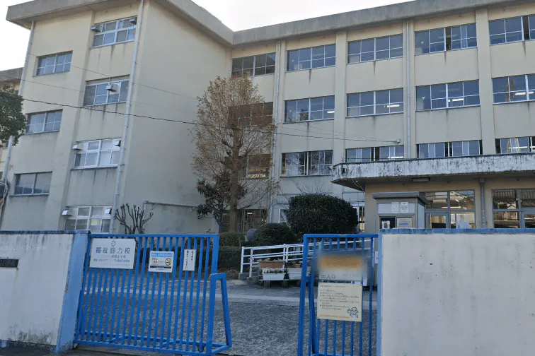 デアフルーグ寝屋川 寝屋川市立楠根小学校