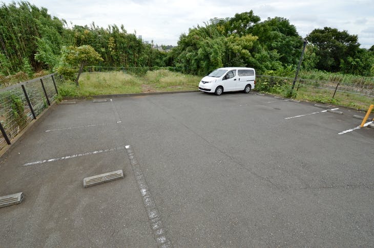 愛の家グループホーム新横浜 駐車場