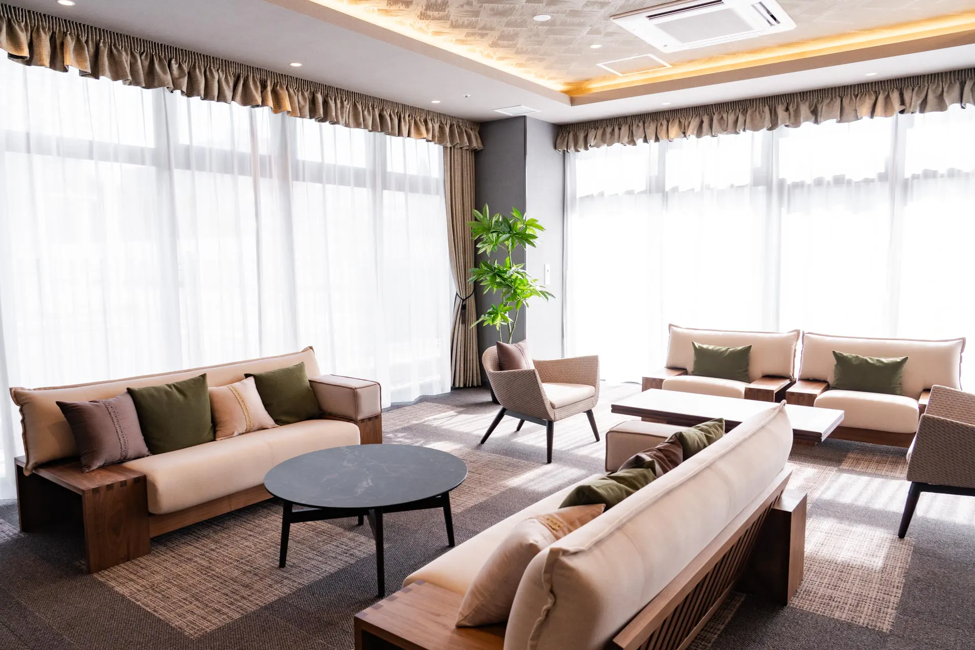 SOMPOケア ラヴィーレ平和大通り エントランス