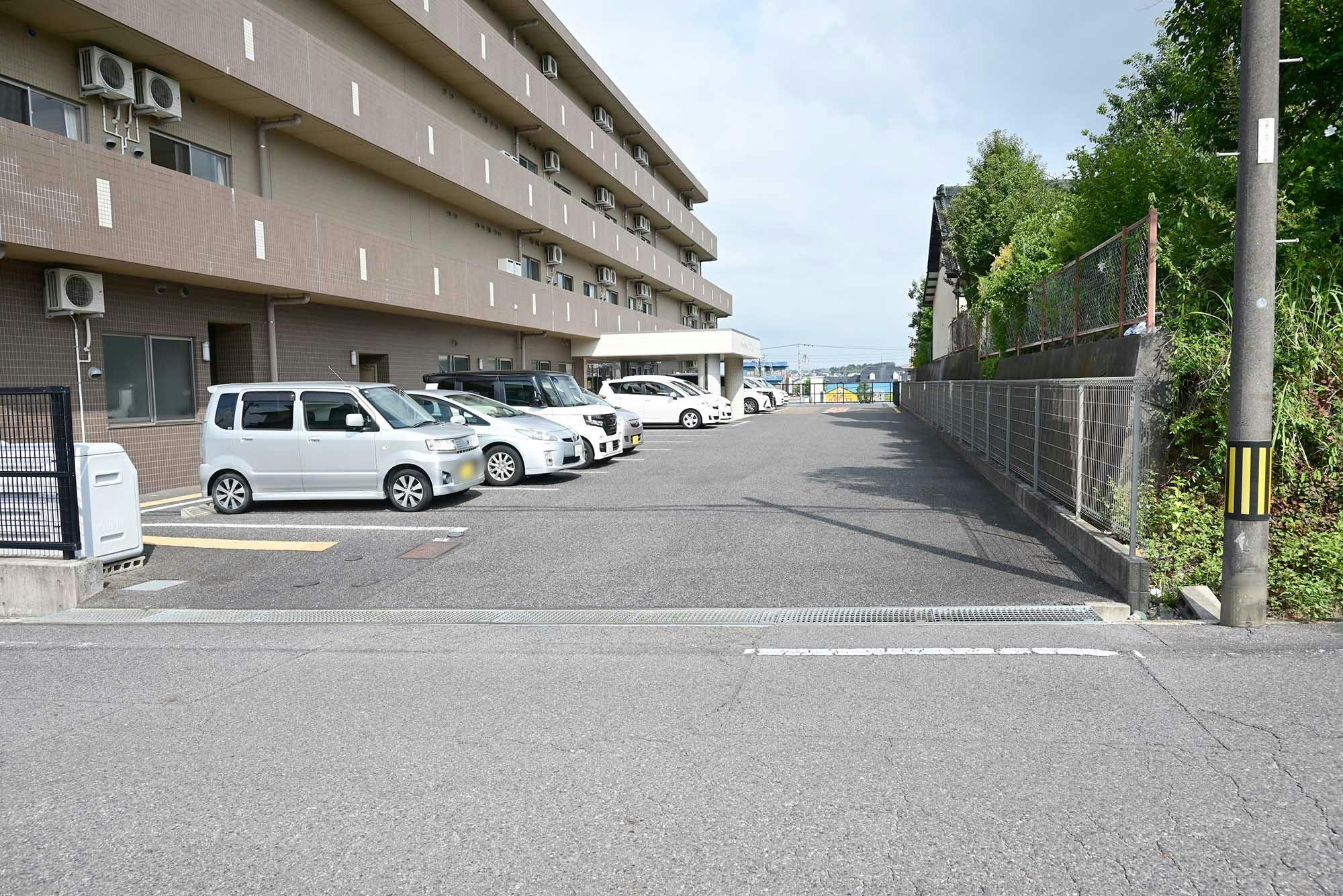 介護付有料老人ホームひなた 駐車場