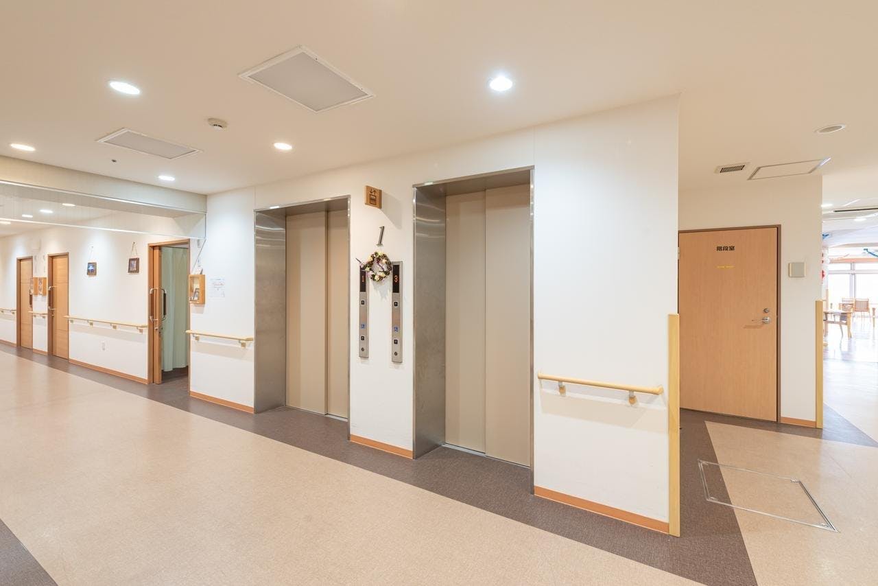 イリーゼ大宮大和田 エレベーターホール