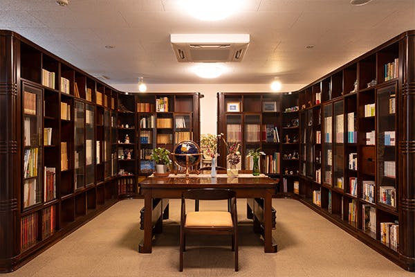 カーサ・デ・ソル・湖浜 図書室