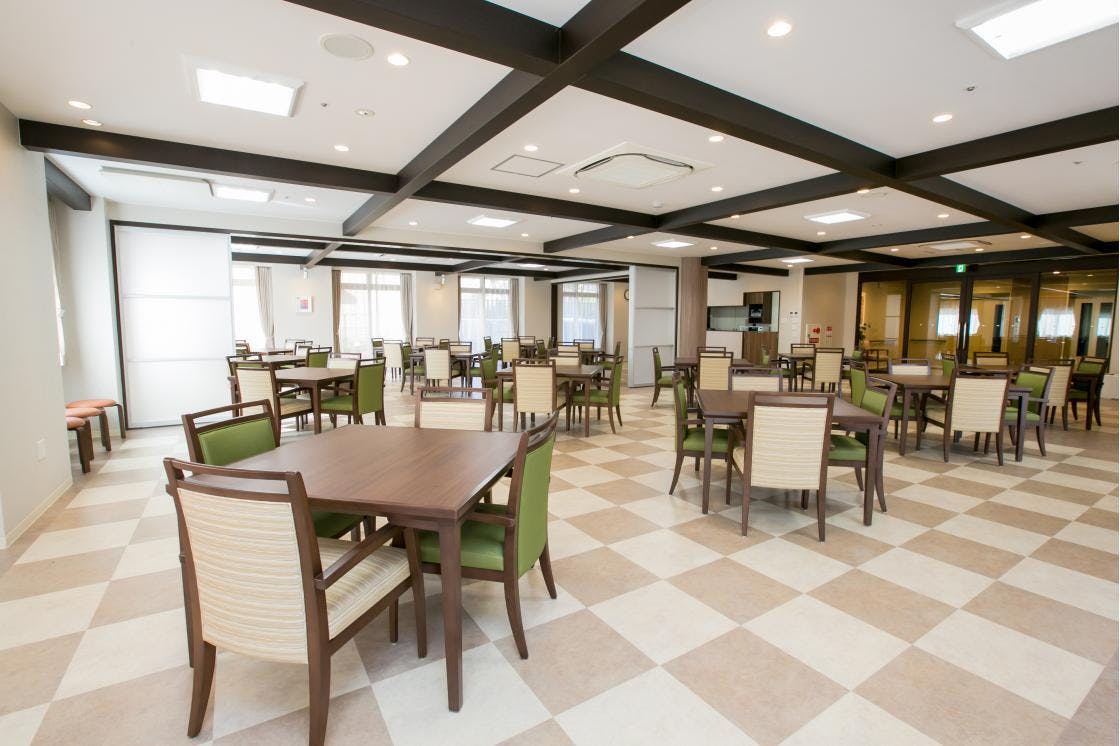 メディカル・リハビリホームグランダ箕面 ダイニングルーム兼機能訓練室