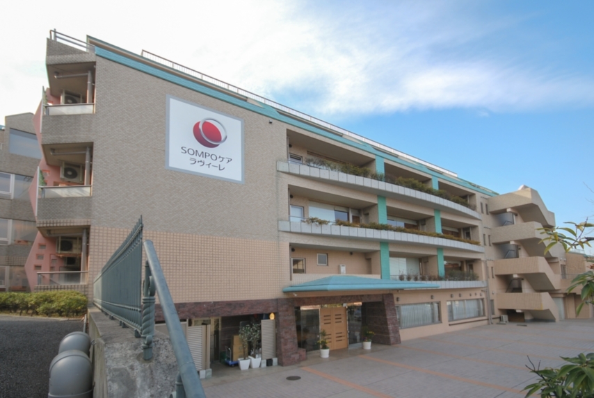 SOMPOケア ラヴィーレあざみ野 外観