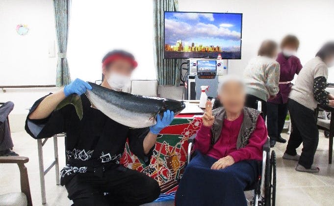 介護付有料老人ホームプレザンメゾン宝塚山本 ブリの解体ショー