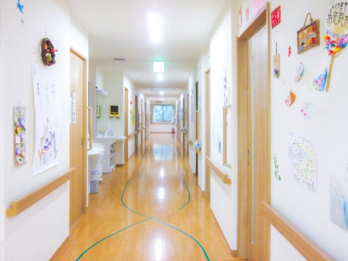 愛の家グループホーム岡谷幸町 廊下