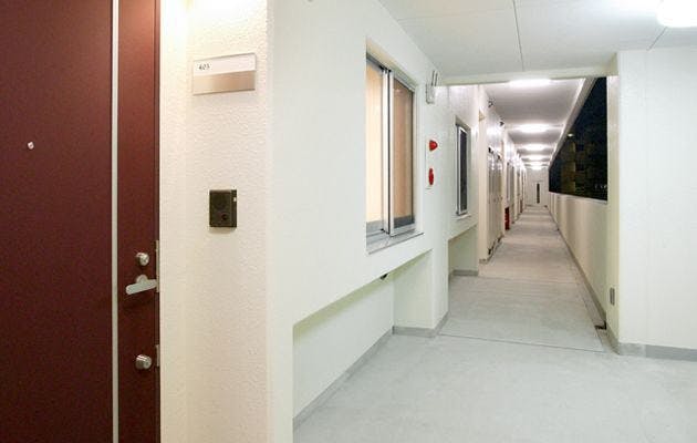 グランマリバーサイド立川 廊下