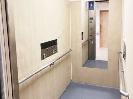 サービス付高齢者住宅あえる エレベーター