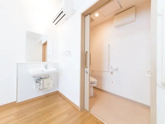 ケア・キューブくさか トイレ