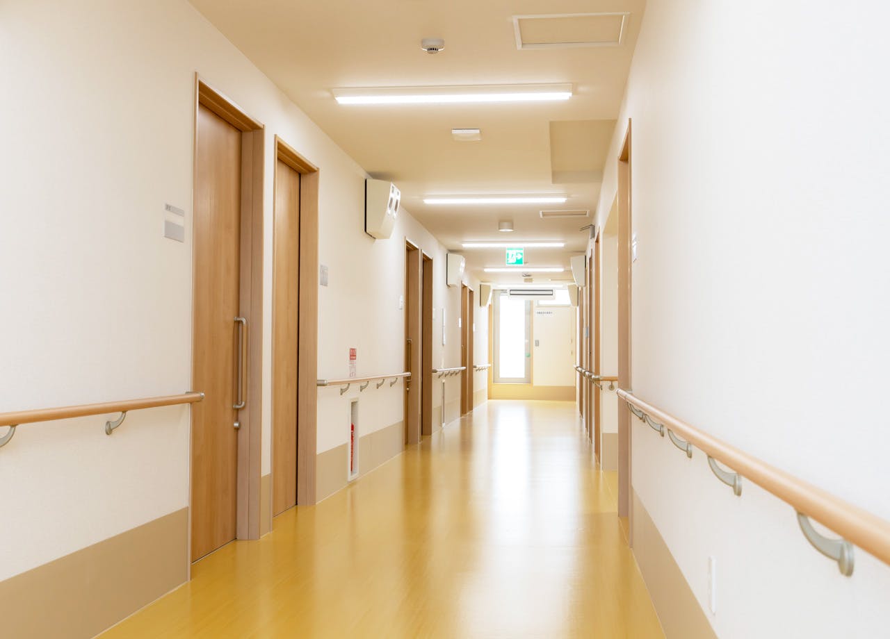 ばらの宿り 廊下