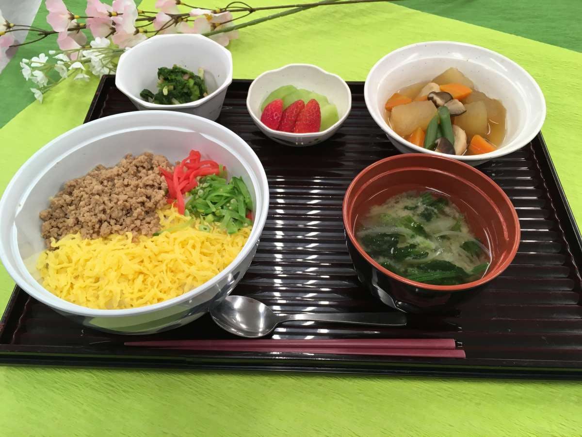 グループホームみんなの家・横浜小机 食事例