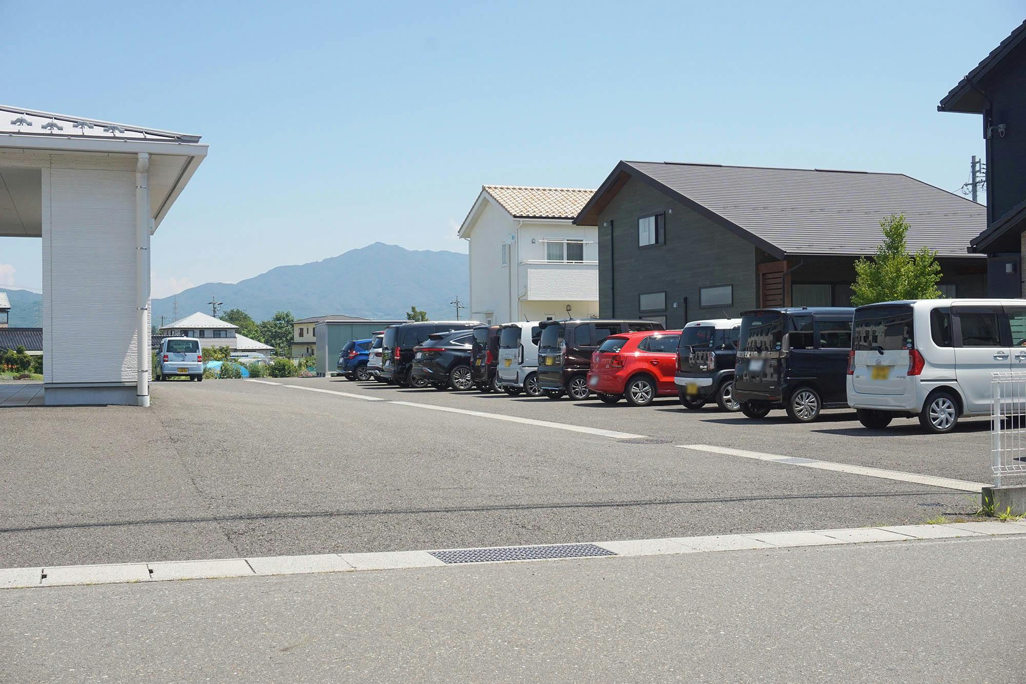 アクアホーム駒ケ根 駐車場