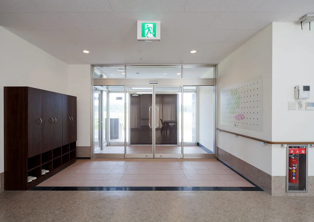 ドローム母原 エントランス