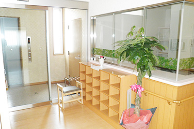 グレースマサコーヌ西田辺 エントランス