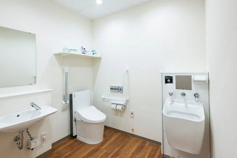 ココファン大泉学園弐番館 多目的トイレ
