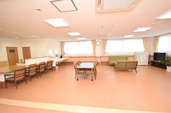 やとみ翔裕館 リビング