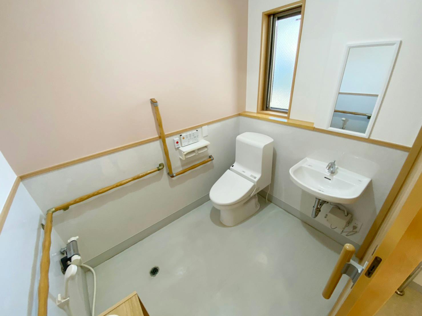 ウイズオール 1階トイレ