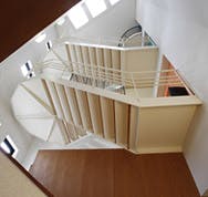 ノアガーデンA館 階段