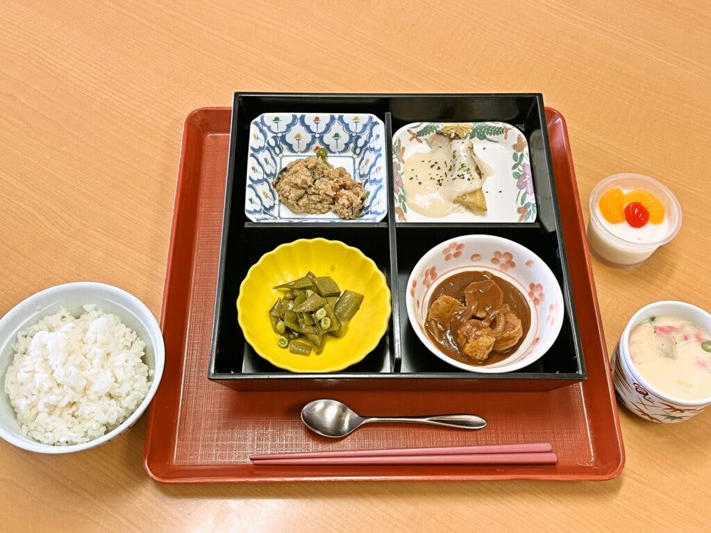有料老人ホームさんさんハート岐南 松花堂弁当