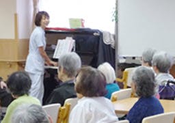 グッドタイムホーム・青葉田奈 音楽レクリエーション