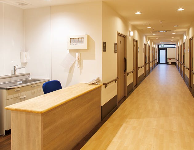リアンレーヴ春日部 ヘルパーステーション・廊下