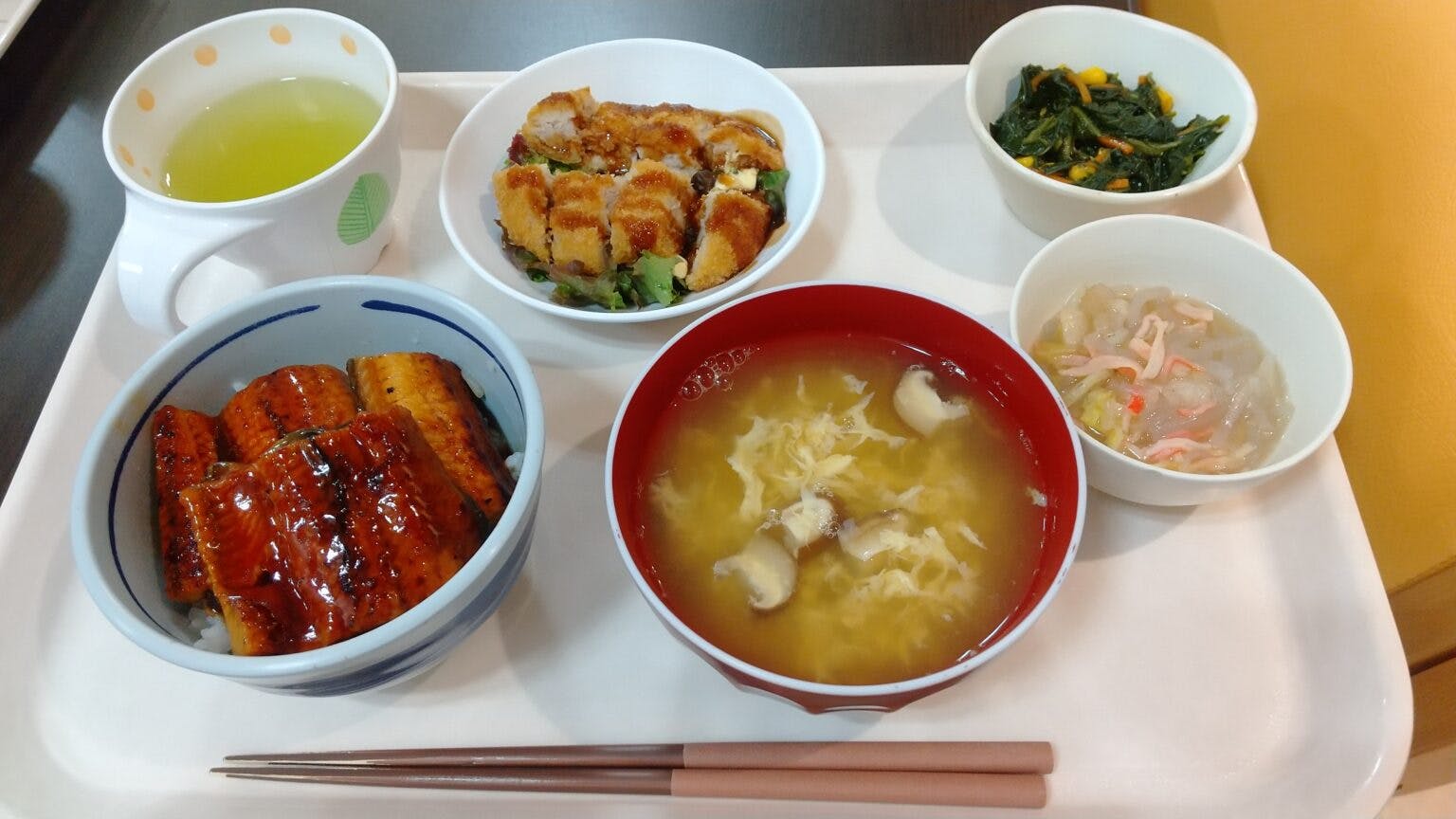 ケアパートナー磯子杉田・グループホーム 8月イベント食・うなぎ