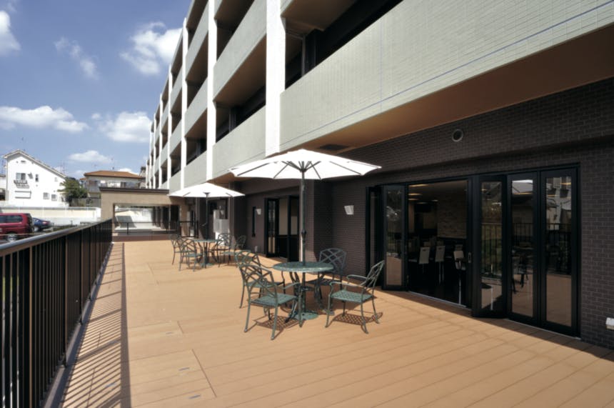 SOMPOケア ラヴィーレレジデンス青葉台 テラス