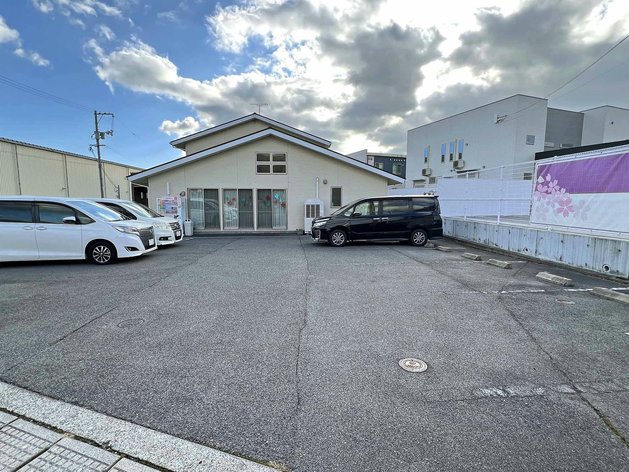 ワールドステイ八本松 駐車場