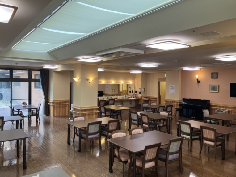 SOMPOケア ラヴィーレ真駒内 ダイニングルーム