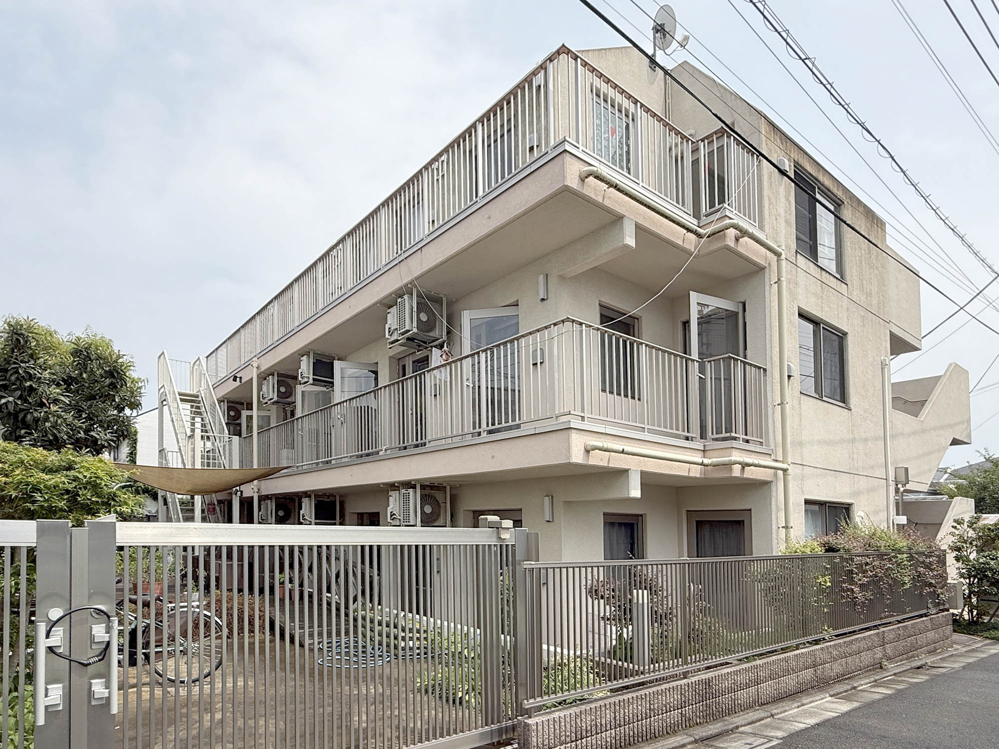 クローバーハウス若林 外観