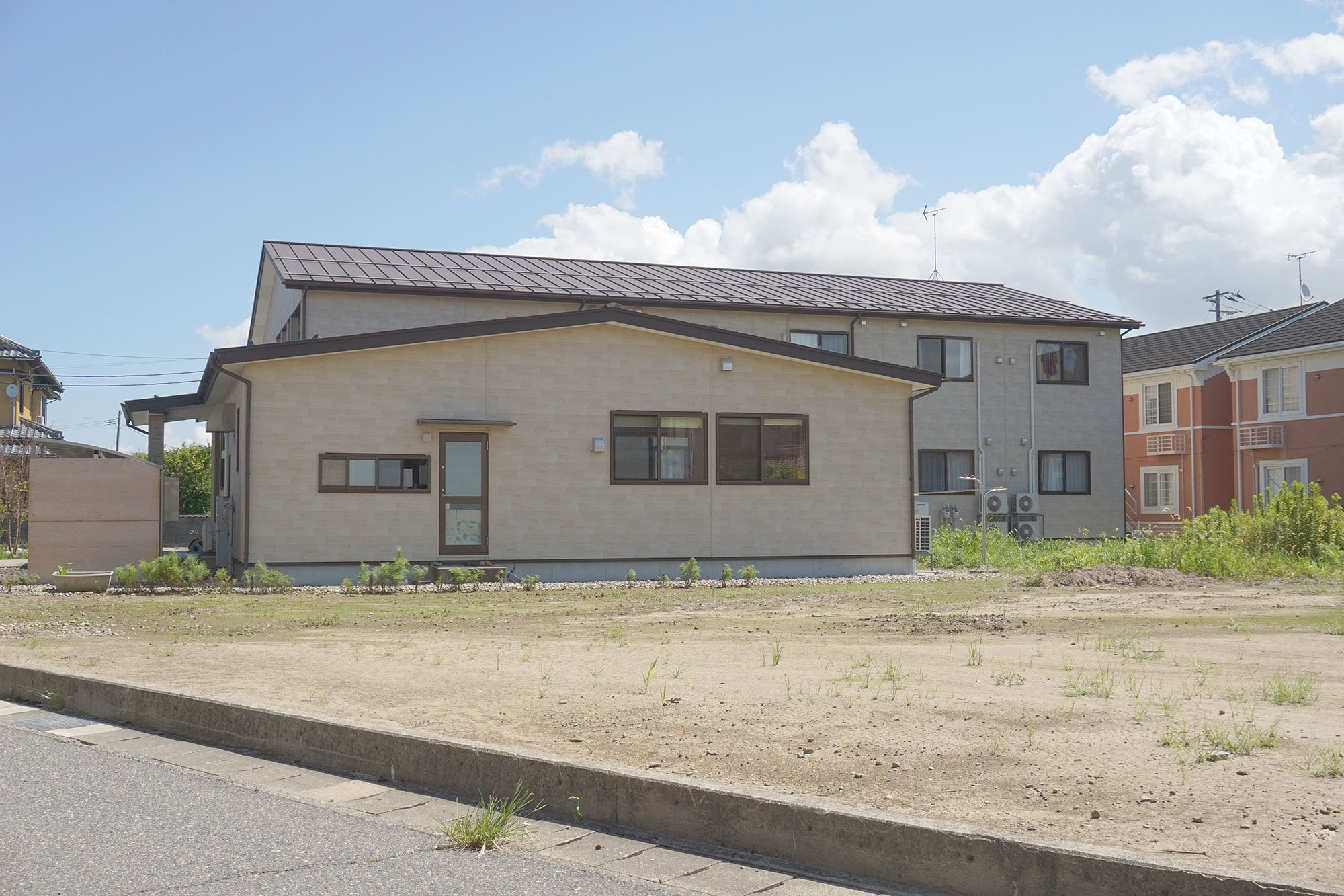 サンフラワー一番館 外観