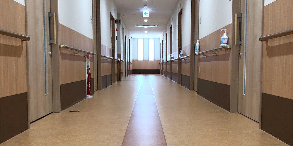 玉城2号館 廊下