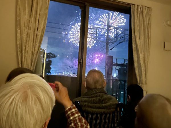 介護付有料老人ホームみんなの家・大和田 花火見物