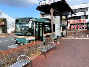 ロイヤルレジデンス入間 駅前のバスロータリー